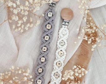 Personalized macrame pacifier chain with name | Boho baby accessory | Unique gift for newborns | Christening gift | Baby present