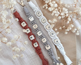 Macrame keychain -Skye- || Personalized with name | Handmade name tag | Unique gift idea for best friend