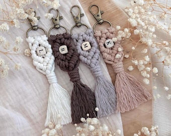 Macrame keychain -Ivy- || Personalized with initials | Handmade boho pendant | Gift idea for women and men