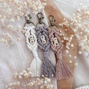Makramee Schlüsselanhänger -Liv- || personalisiert mit Initialen | handgemachter Boho Anhänger | Geschenkidee für Frauen und Männer