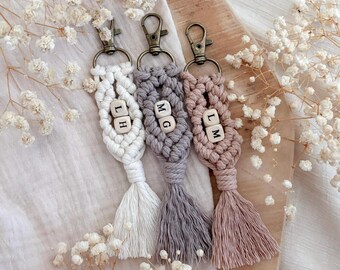 Macrame keychain - Liv - || Personalized with initials | Handmade boho pendant | Gift idea for women and men