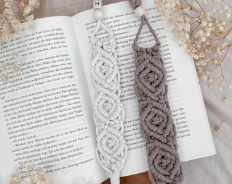 Macrame Bookmark - Cloud - || Personalized with Name | Unique Gift Idea for Bookworms & Book Lovers | Handmade Boho Bookmark