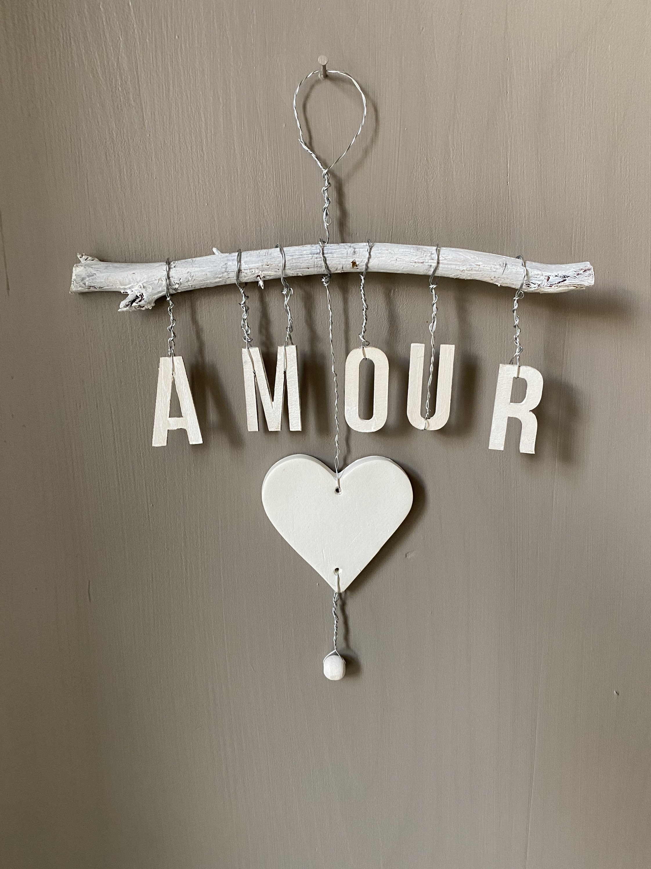 Décoration Amour/ Suspension Murale Bois et Argile/ Écriteau/