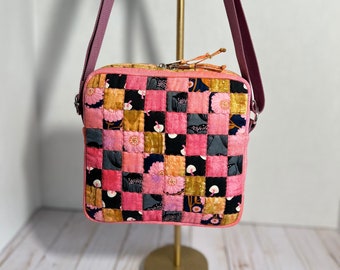 Shoulder or crossbody quilted bag