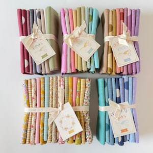 Lots Tilda Fat Quarter : Création de souvenirs printemps, Chambray hiver, Chambray printemps, Chambray automne, Chambray été blues.