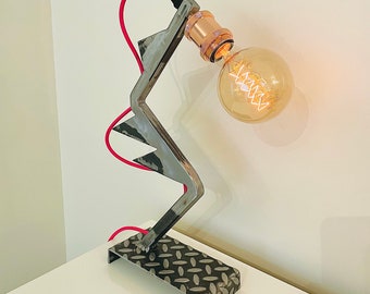 Metalen lamp, Uniek stuk, Antieke koplamp, Handgemaakte lamp, Bedlamp, Bureaulamp