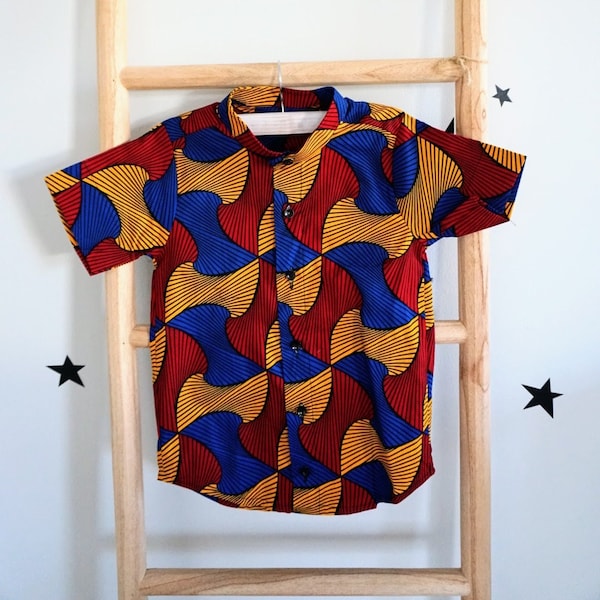 Shirt met Afrikaanse print voor kinderen, handgemaakt in Nigeria