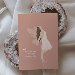 Frauen Illustration|A6 Illustrierte Postkarte| Rosa Dekor | Göttlich weiblich | Positive Affirmation | Motivation, Flügel, Fee, Schmetterling, Sterne