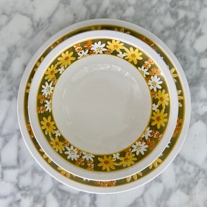 Mikasa DAISIES Vintage Charger and Bowl. Serving Dishes. Perfect Condition.  1970s Groovy