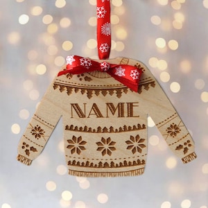 Hölzerne personalisierte Weihnachtspullover Dekoration, Weihnachtsgeschenk für Familie, Vintage Style Weihnachtspullover, Urlaub Pullover Baum Dekoration