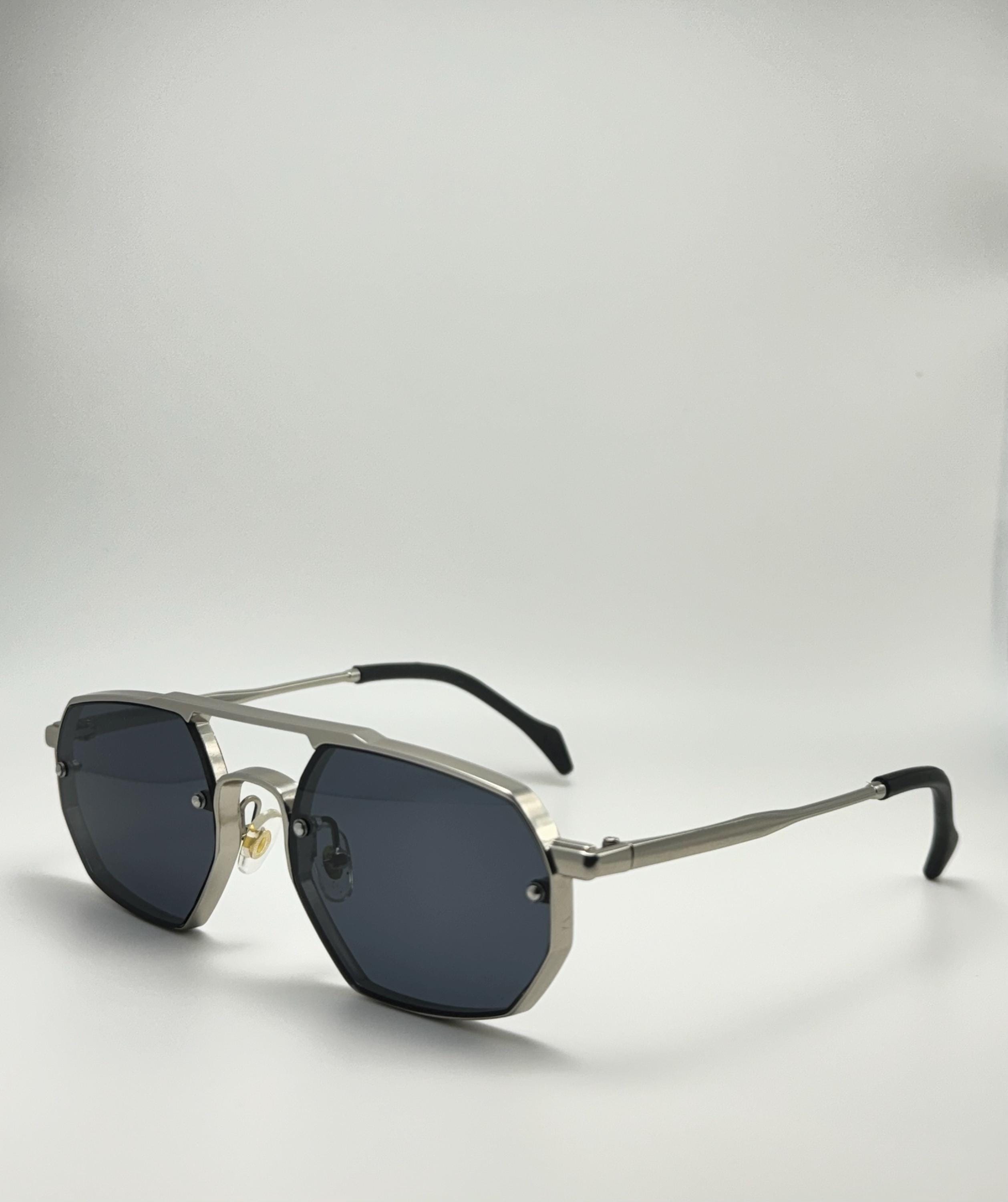 Stylish Steampunk UV400 Double Bridge Metal Sunglasses for Men & Women - Vintage Inspired Protection