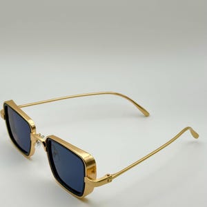 Retro Sunglasses With Gold Metal Frames, Rectangular Blue Lenses and Personalized Case