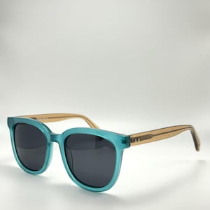 Retro Polarized Underwater Sunglasses - UV400 Protection Vintage Eyewear for Men & Women with Personalized Case