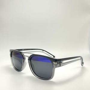 Polarized Square Gradient Sunglasses: Unisex Metal Frame, Personalized Case