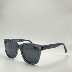 Midnight Blue Polarisierte Acetat-Sonnenbrillen für Männer & Frauen | UV400 Schutz | Trendy Unisex quadratischer Rahmen mit personalisiertem Etui