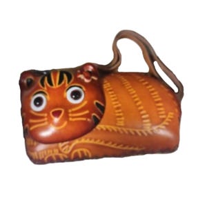 Braune KATZE Geldbörse, Echtleder, gruseliges Gesicht, BLAUE runde Form, Reißverschluss, Handgelenkschlaufe, besonderes Geschenk