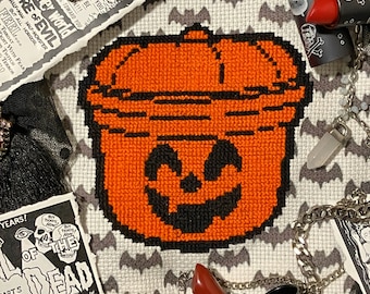 マクドナルドのパンプキンハロウィンバケツクロスステッチパターン - キャンディバケツクロスステッチ - ノスタルジックハロウィンクロスステッチ - ダウンロード可能なPDF
