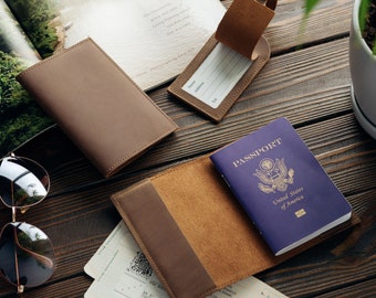 Titular de pasaporte personalizado y etiqueta de equipaje, conjunto de cubierta de pasaporte de cuero, conjunto de viaje personalizado, regalo de dama de honor para ella o él