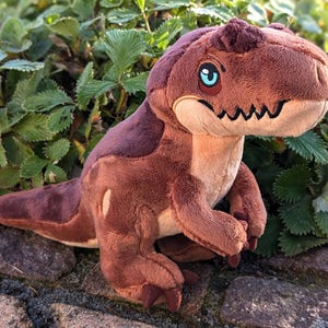 Gisa the Giganotosaurus - Dinosaur plush toy