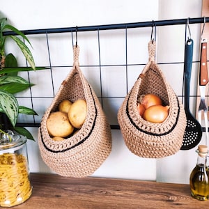 Vegetable outlet baskets storage