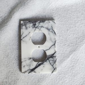 Single Duplex Outlet Wall Plate Cover,LILAC MARBLE