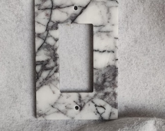1-Gang Decorator  Outlet wall Plate,  Over Size  LILAC Marble