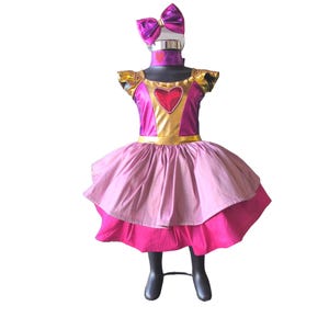 Make your girl shine like Luli Pampín! Complete costume with dress, headband, gloves and stockings, inspired by the famous children&#39;s artist
