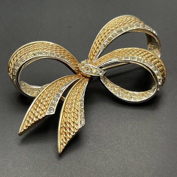 Victorian Bow Brooch, Embossed Silver Ribbon Bow Brooch, Vintage 1940s  Brooch, Retro Forties Bow 