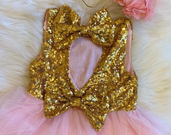 Jurk eerste verjaardag babymeisje-roze en gouden tutu-jurk-eerste verjaardag outfit-bloemenmeisjesjurk-gouden paillettenjurk-meisjesfeestjurk-Pageant