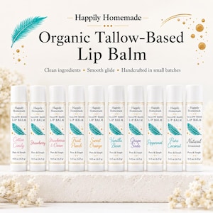 Puede incluir: Una variedad de bálsamos labiales orgánicos a base de sebo en tubos blancos, cada uno con un sabor diferente, como Cotton Candy, Strawberry & Cream y Sweet Orange. El texto "Happily Homemade" está en la parte superior.