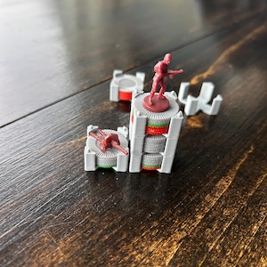 Stapelbare Chip-Schlitten für Tabletop-Brettspiele wie axis und Allies - nie mehr umgestoßene Stapel!