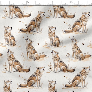Puede incluir: Un patrón sin costuras con ilustraciones de acuarela de lobos aullando en tonos marrones y beige sobre un fondo blanco. Los lobos se representan en una variedad de poses, con la boca abierta y las orejas levantadas. El patrón es perfecto para telas, papel tapiz u otros proyectos decorativos.