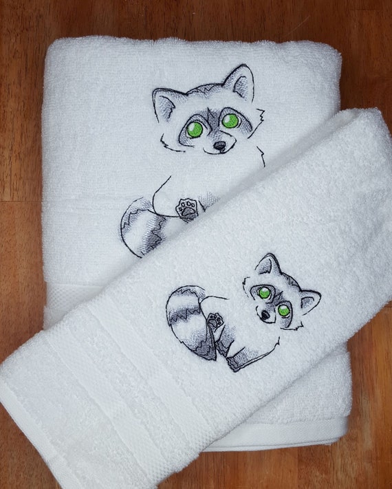 Cute raccoon With Green Eyes Embroidered Towel Set 