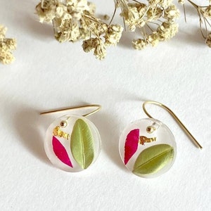 Earrings made with boxwood leaves, handmade with real flowers and plants from the forest, botanical resin jewelry, murieled jewelry