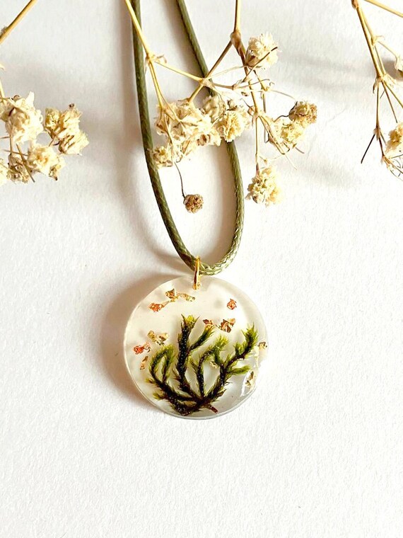 Handmade Pendant With Real Natural Moss Real Forest Plants Flower Necklace Resin Botanical Jewelry Murieled Jewelry Etsy