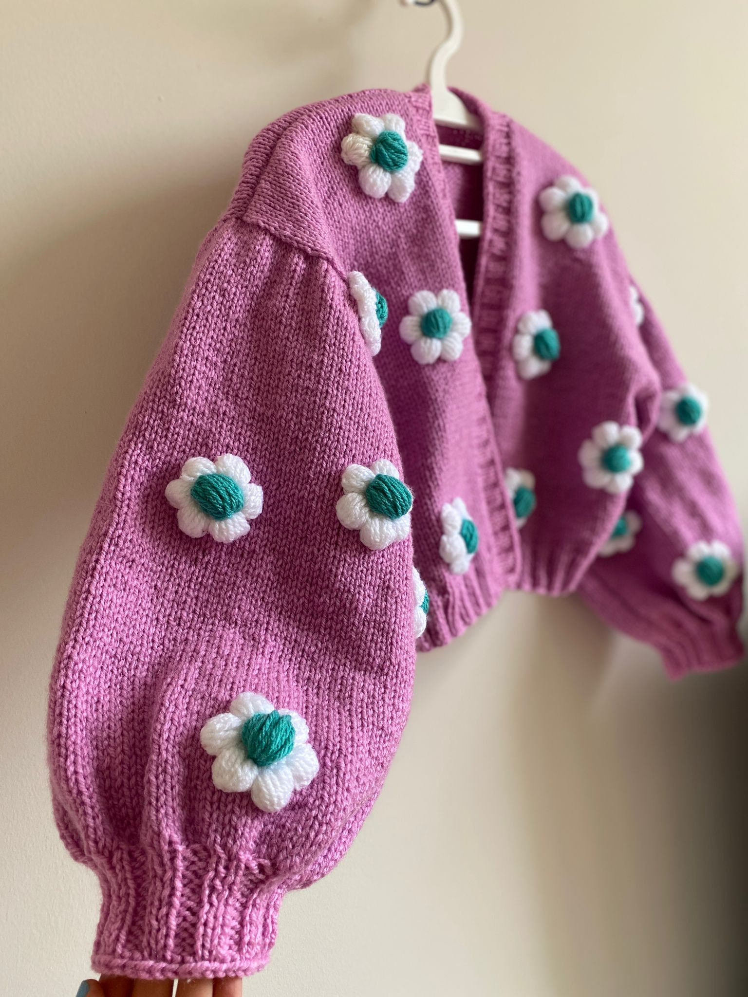 Oorgubutik Daisy Chunky Cardigan | Handmade Sweater for Women | Daisy Knit Jacket | Oversized Daisy Cardigan | Christmas Unique Gift for Her Oorgubutik Daisy Chunky Cardigan | Handmade Sweater for Women | Daisy Knit Jacket | Oversized Daisy Cardigan | Christmas Unique Gift for Her