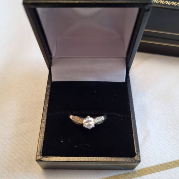 9ct CZ dress ring. 9ct CZ dress ring.