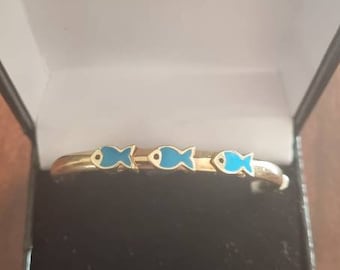 9kt baby bangle met schattig visontwerp
