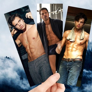 Marcadores de Sebastian Stan sin camiseta