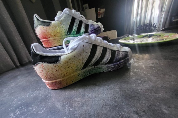 Desgracia Doctor en Filosofía almohada Rainbow Color Splash Custom Adidas Superstar - Etsy Australia