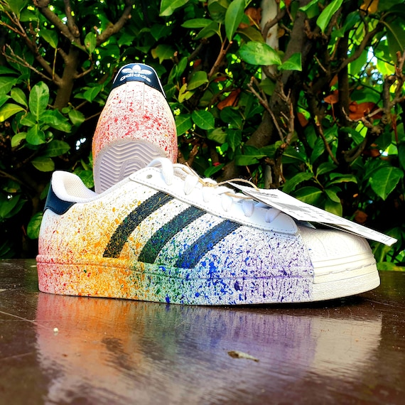 Regresa Hassy Detenerse Colore Arcobaleno Splash Personalizzato Adidas Superstar - Etsy