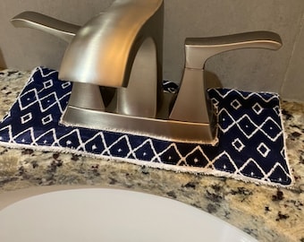 Faucet Drip Catcher Mat: Washable Sink Accessory (6,5”x2,5inch)