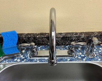 Tappetino protettivo per lavello da cucina - Tappetino per lavello in silicone con foro di scarico - Vassoio sottolavello impermeabile - Grandi dimensioni - Antiscivolo - Italia