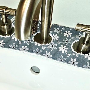 Droppfångare för kran i blommig bomull, stänkskydd för handfat