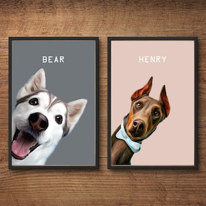 Può includere: Due ritratti di cani incorniciati. Uno presenta un husky sorridente con il nome "BEAR" sopra. L'altro mostra un Dobermann con un papillon, chiamato "HENRY". Entrambi sono su sfondi a tinta unita.