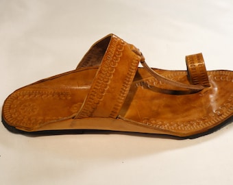 Womens leather sandal U.K. size 7, 25.50 cm