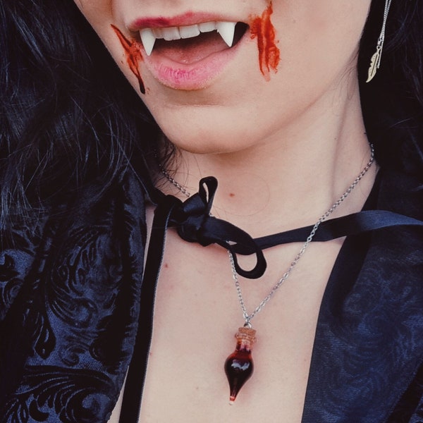 Pendentif vampire