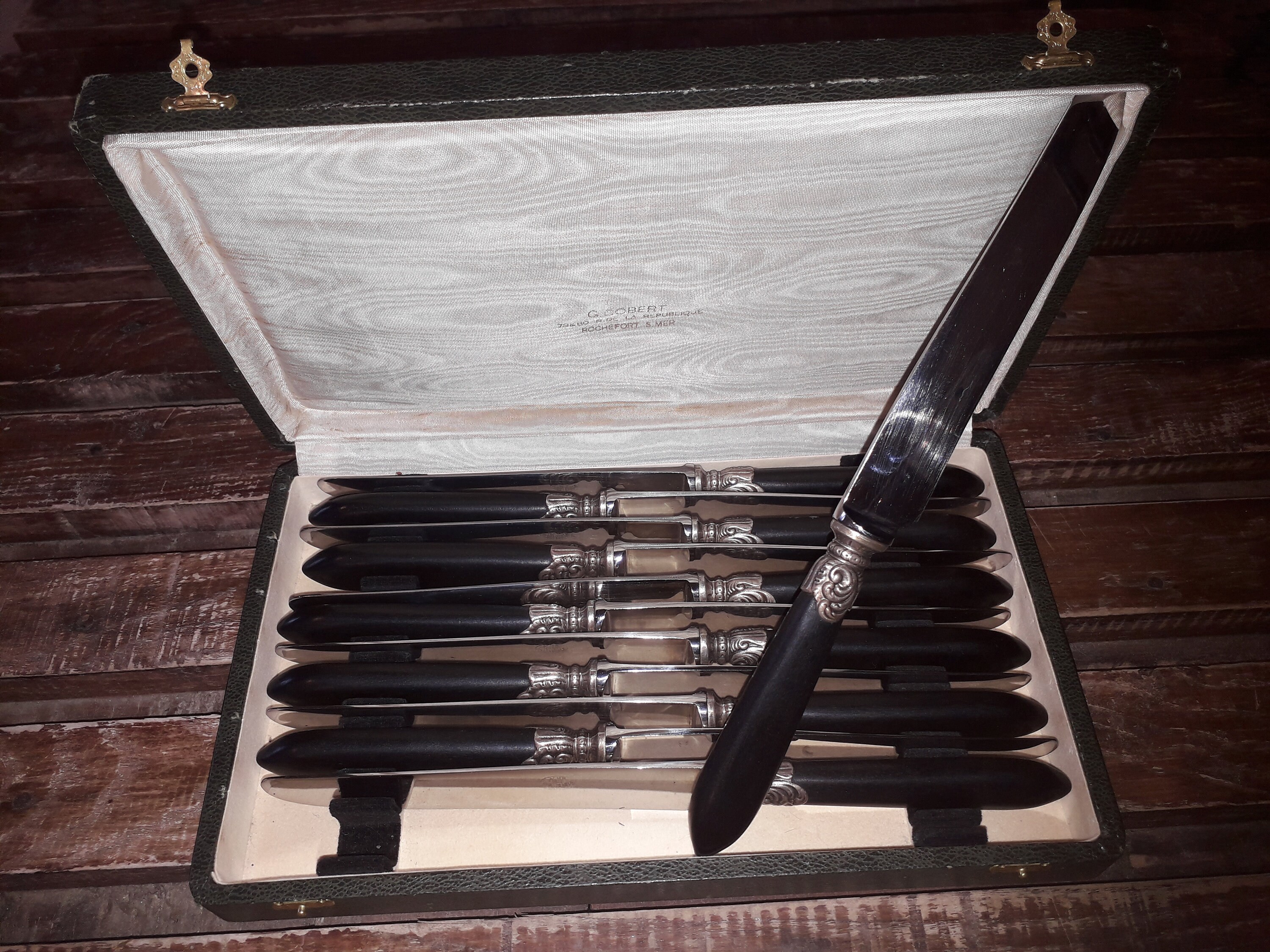 12 Français Couteaux de Dîner en Ébène Antique Boîte