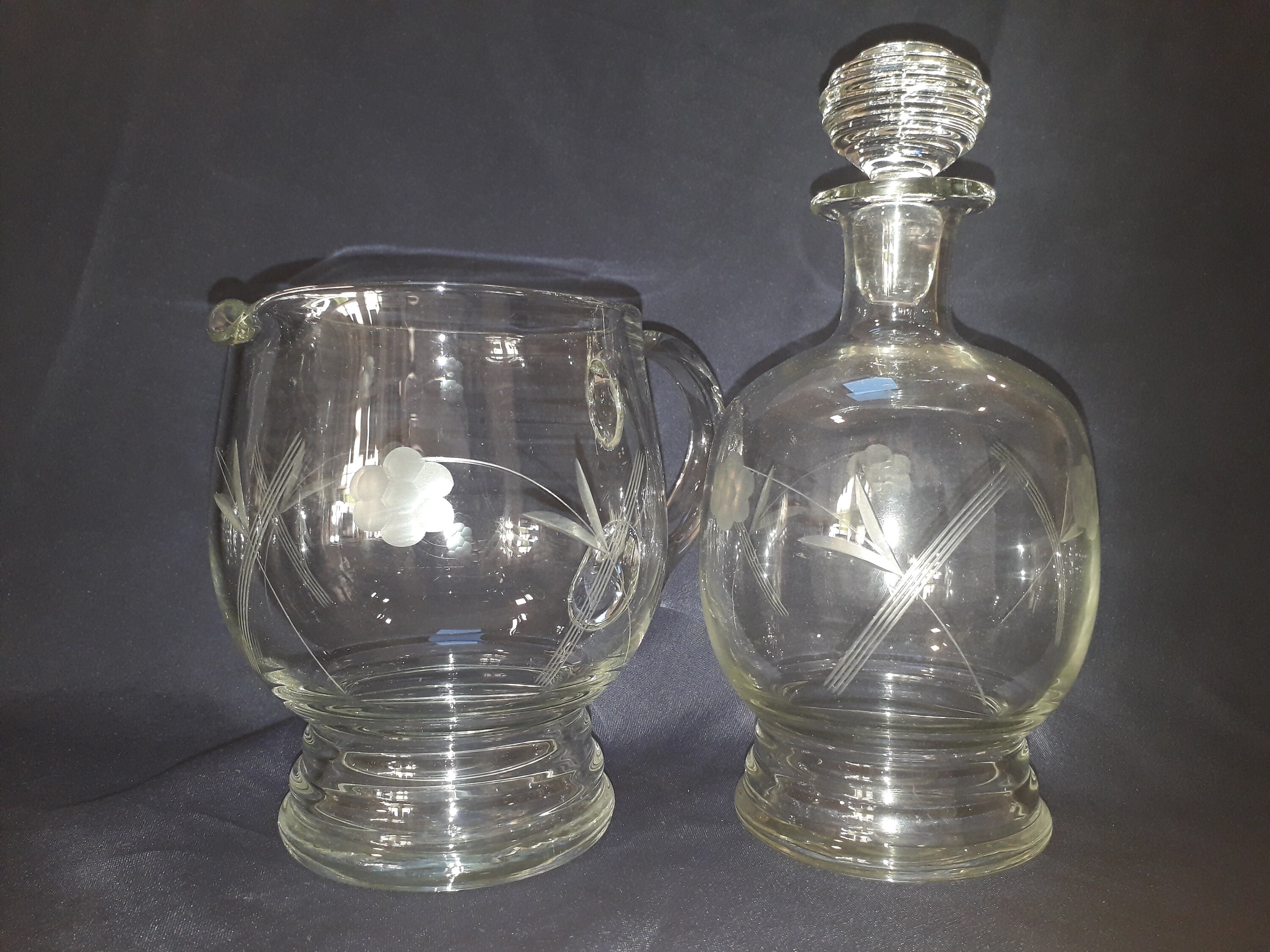 Français Carafe à Vin Antique C/W d'eau Assortie