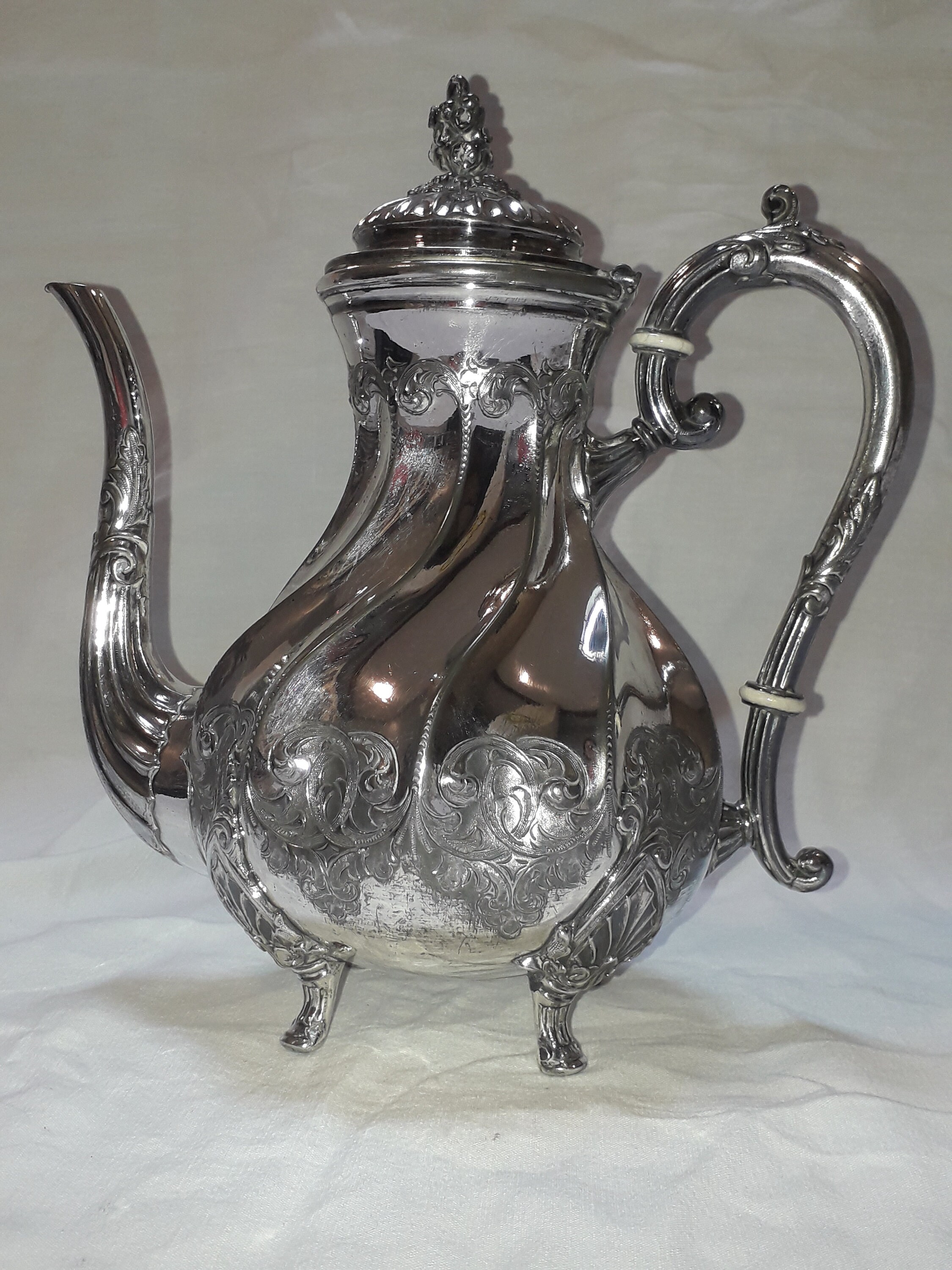 Magnifique Cafetière Antique Armand Frenais